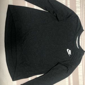 Long sleeve Lightweight Nike sweatshirt